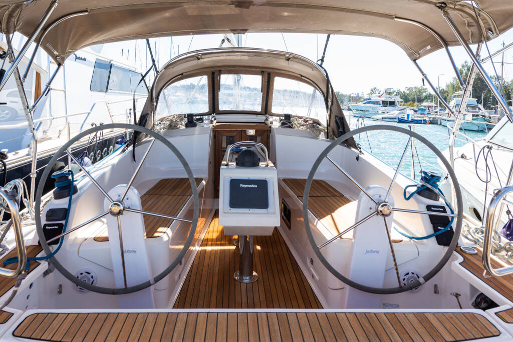 Bavaria 37 Jack Of London