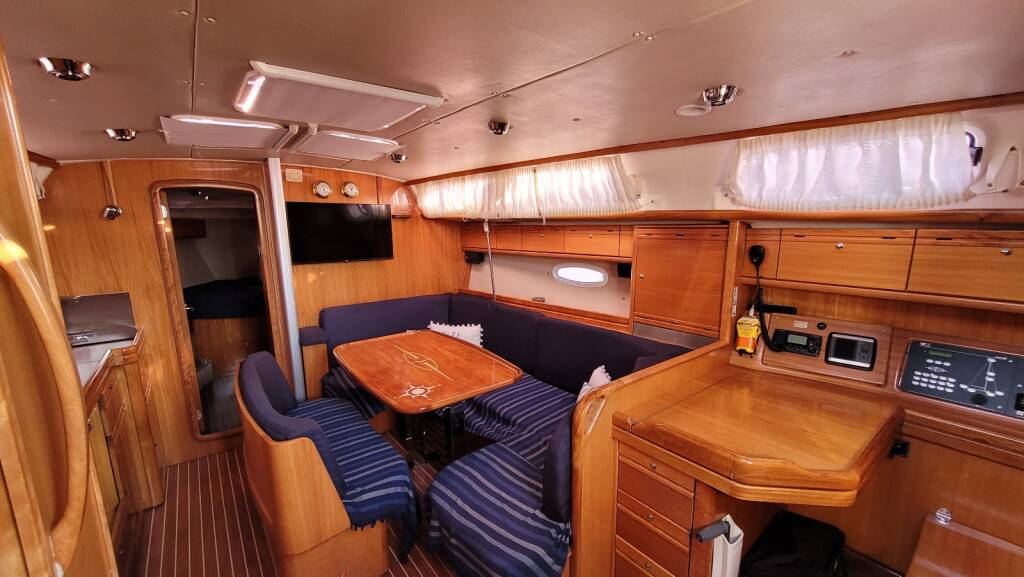 Bavaria 40 Black Pearl