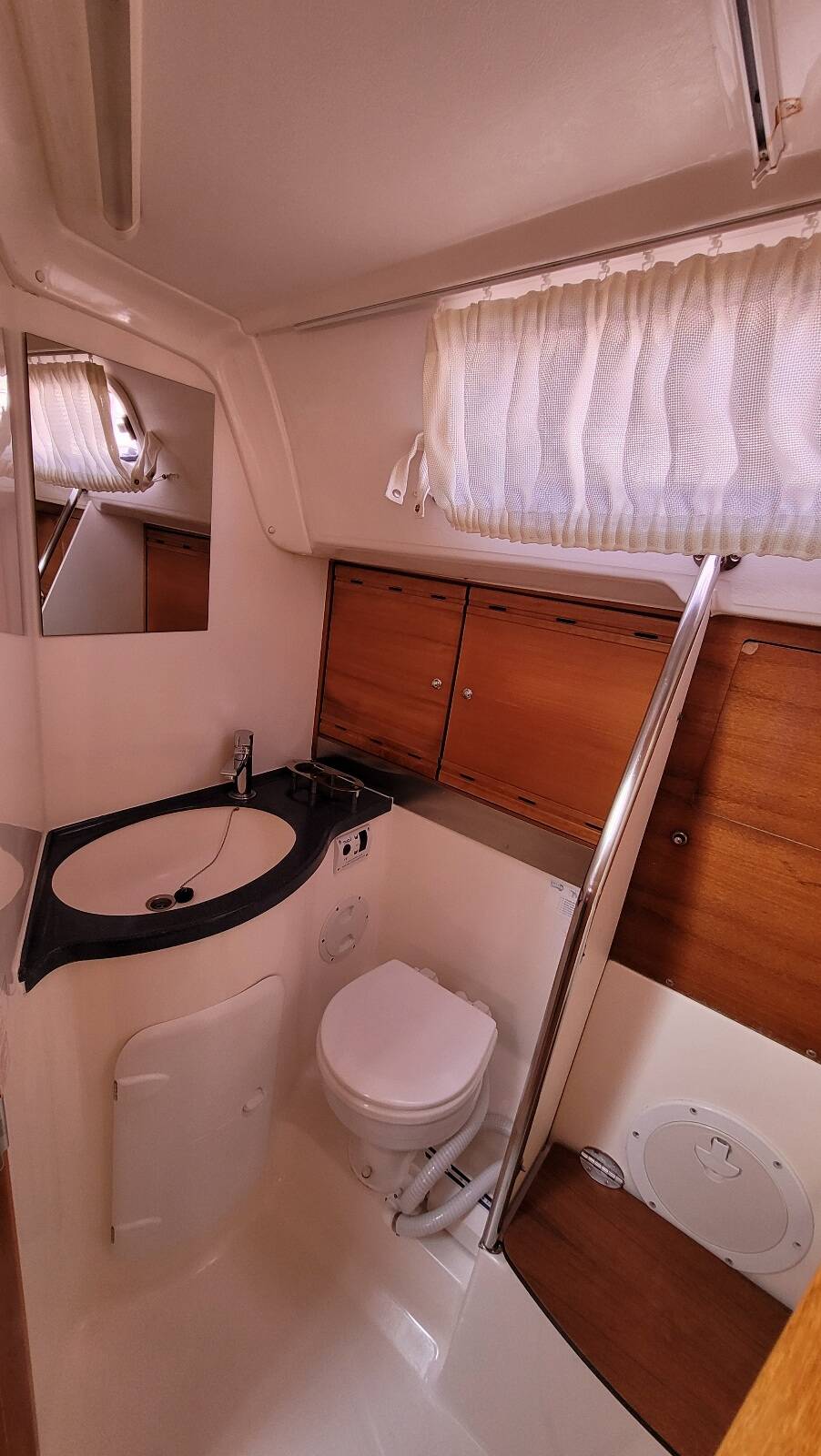 Bavaria 40 Black Pearl
