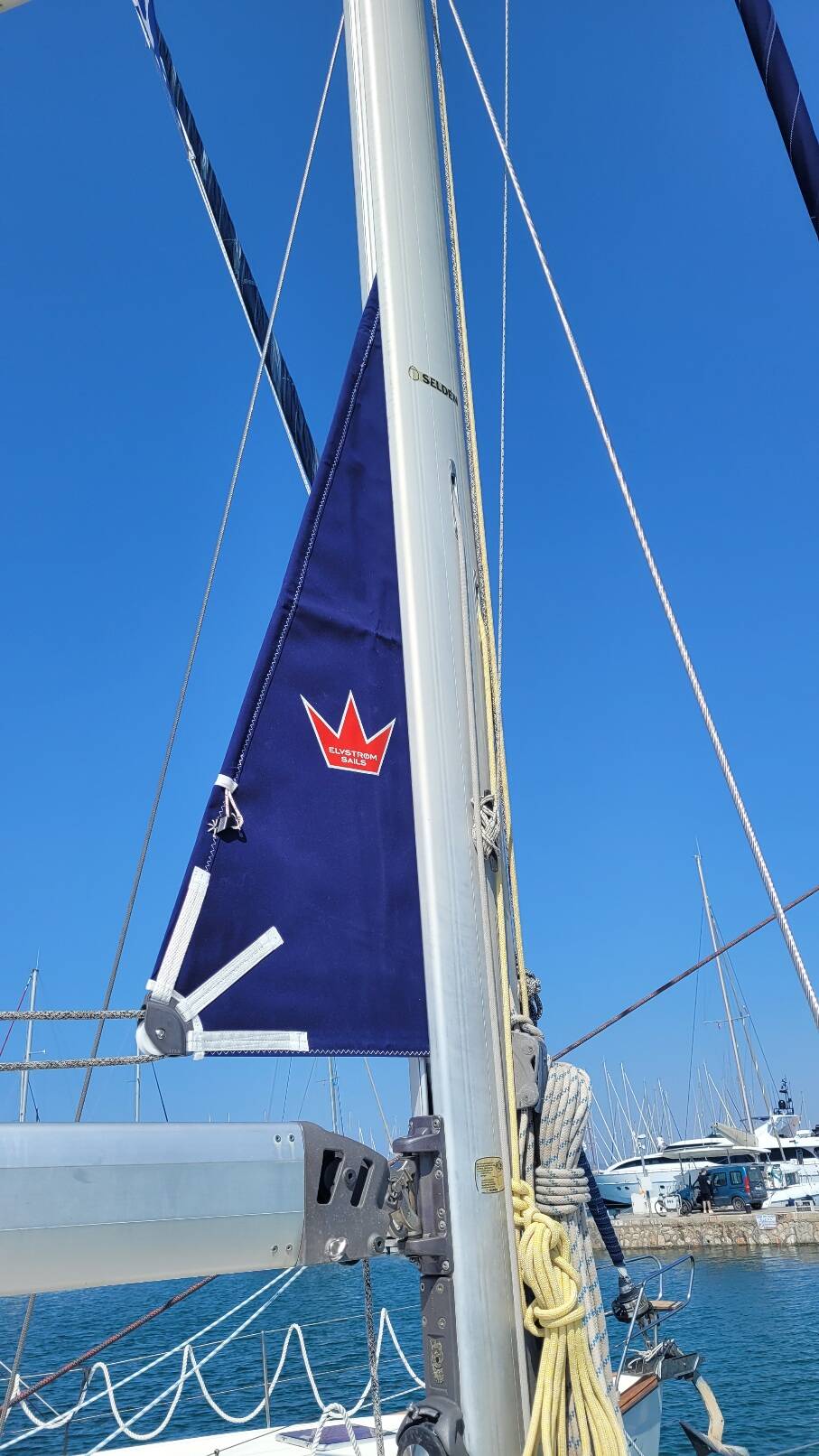 Bavaria 40 Black Pearl