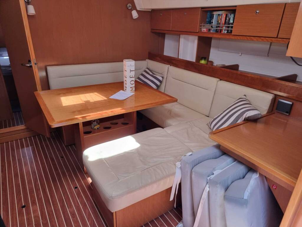 Bavaria 45 Cruiser 3 cabins Fleurie