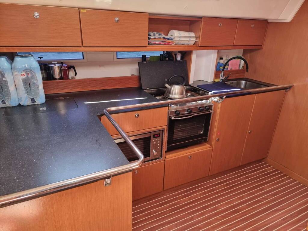 Bavaria 45 Cruiser 3 cabins Fleurie