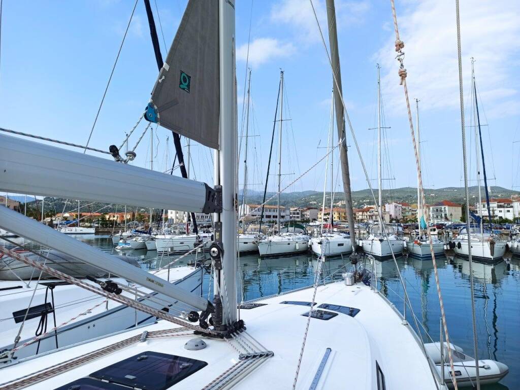 Bavaria 45 Cruiser Saffron