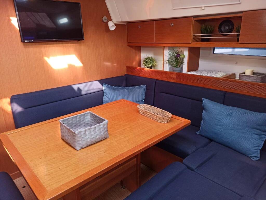 Bavaria 45 Cruiser Saffron