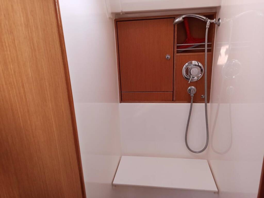 Bavaria 45 Cruiser Saffron
