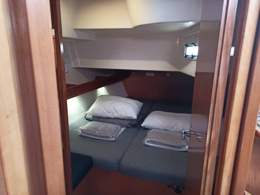 Bavaria 45 Cruiser Saffron