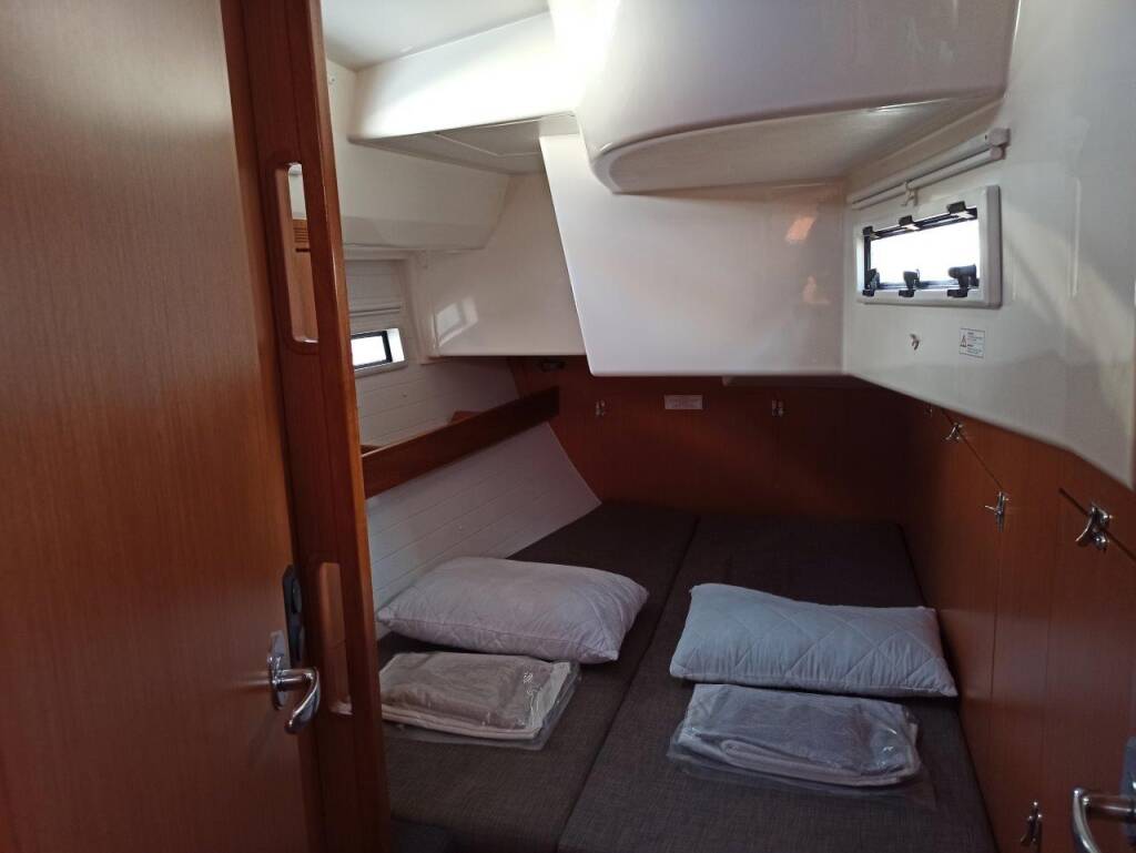 Bavaria 45 Cruiser Saffron