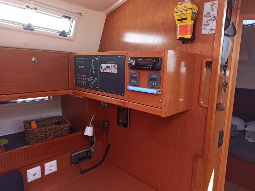 Bavaria 45 Cruiser Saffron