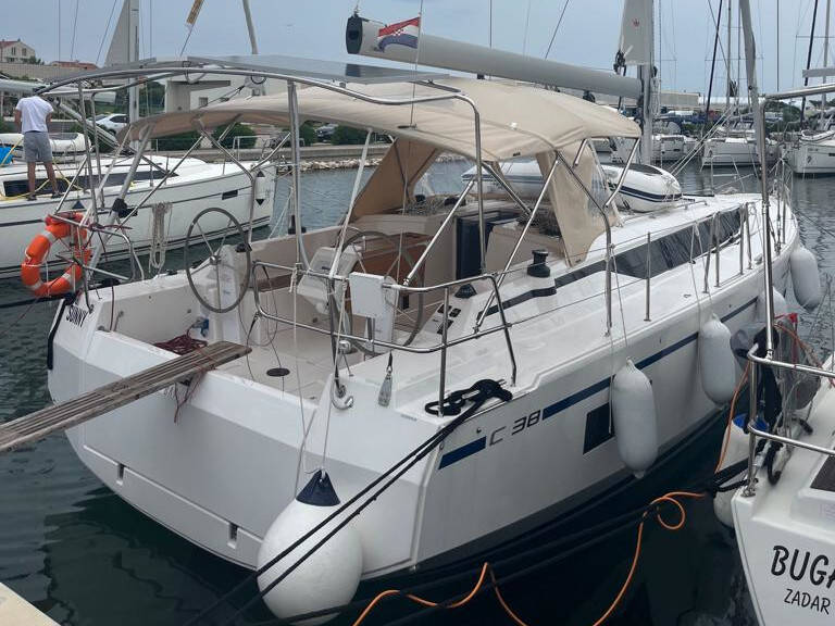 Bavaria C 38