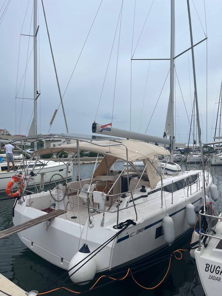 Bavaria C 38 