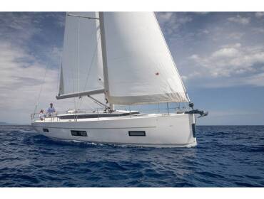 Bavaria C 45 Cruiser-5 cabin • BavariaC45_1