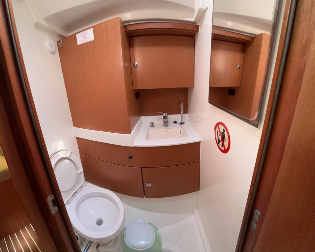 Bavaria C 45 Cruiser-5 cabin BavariaC45_1