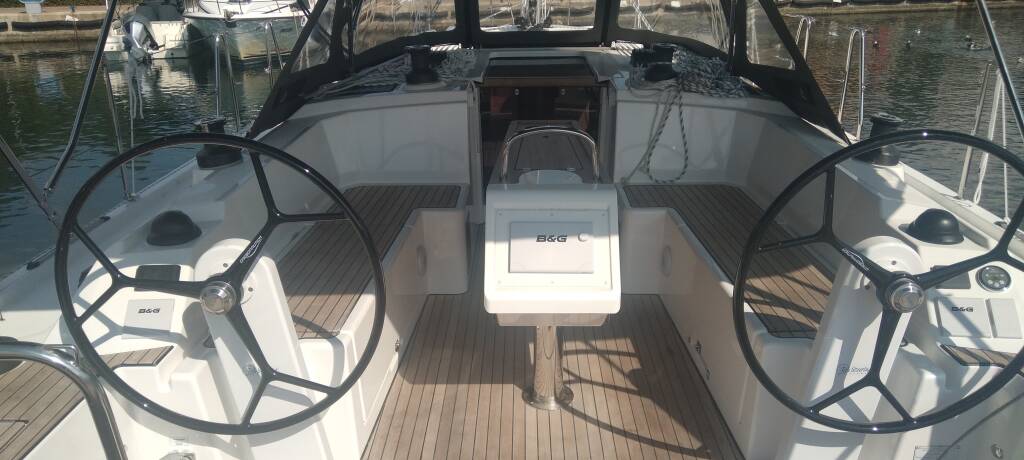 Bavaria C38  Kirke
