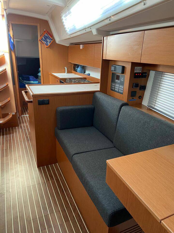 Bavaria C38 La Vela