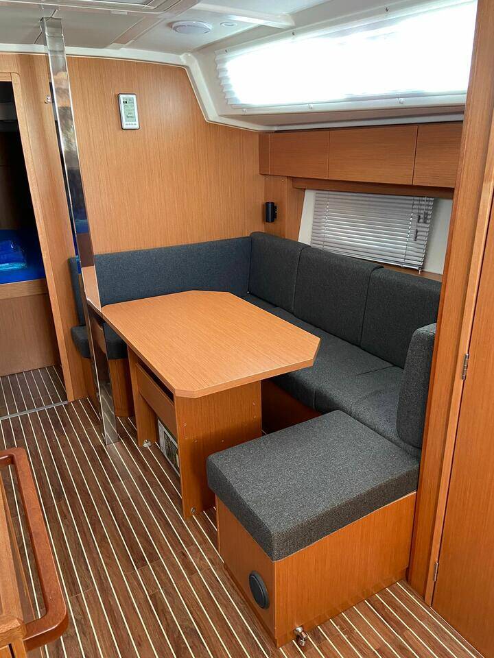 Bavaria C38 La Vela