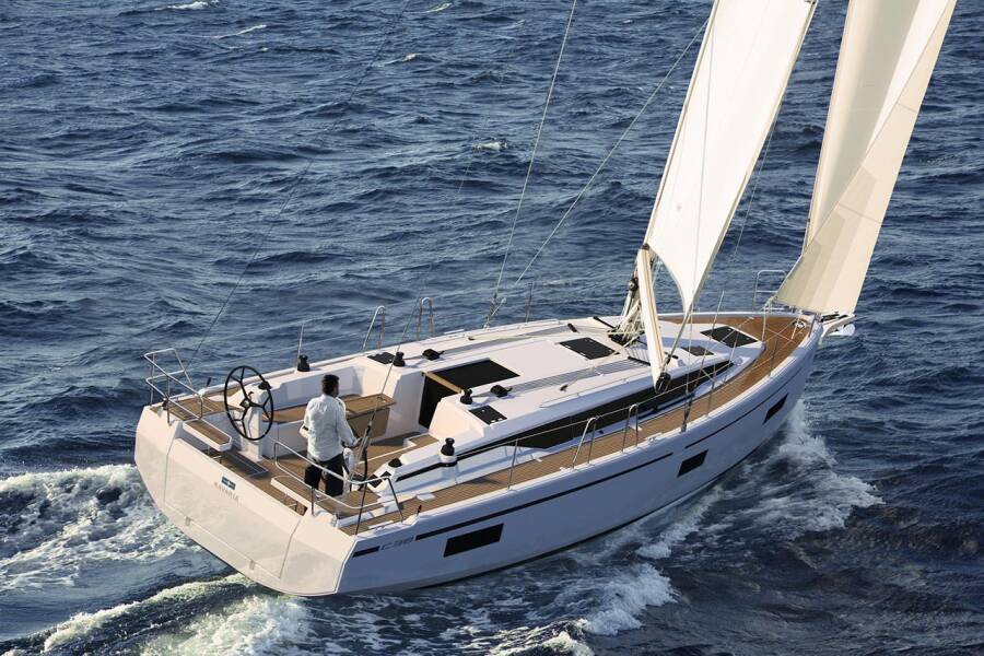 Bavaria C38 • PRESTIGE