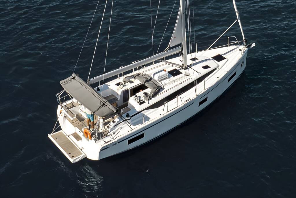 Bavaria C38 • ARINNA