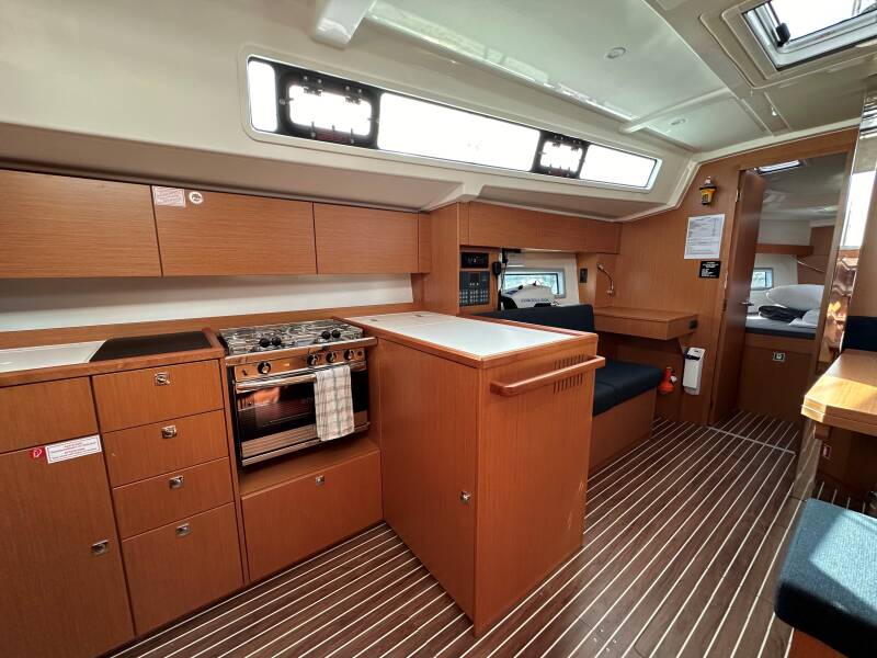 Bavaria C38 