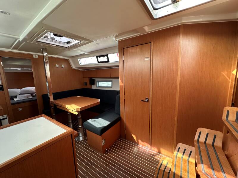 Bavaria C38 