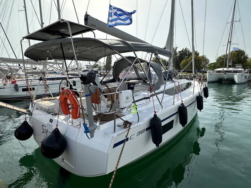 Bavaria C38 