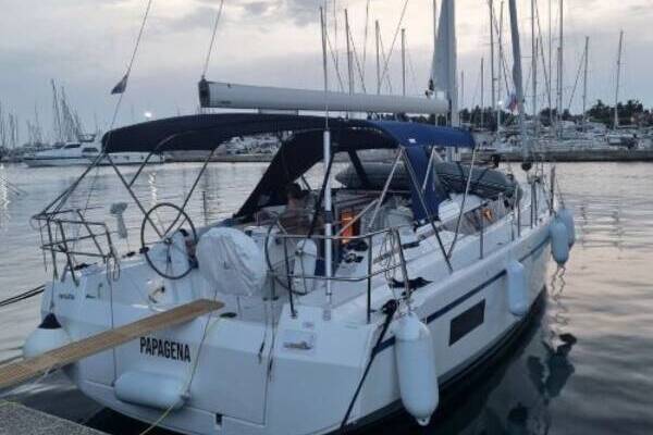 Bavaria C38 • Papagena