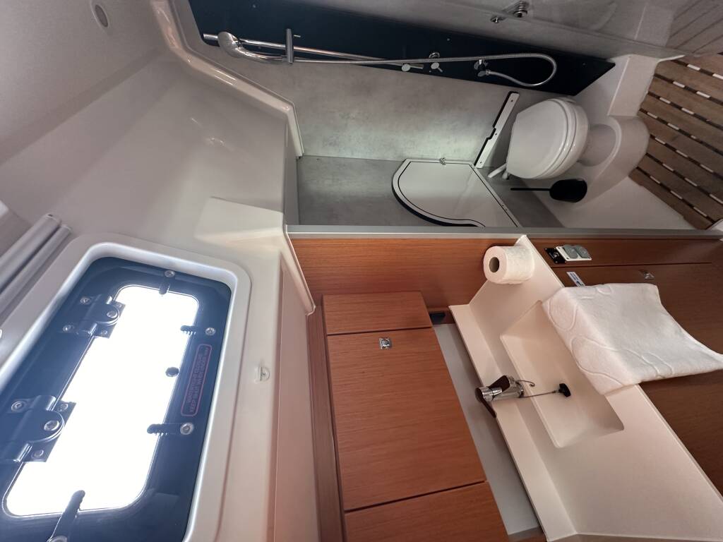 Bavaria C38 Surf Point
