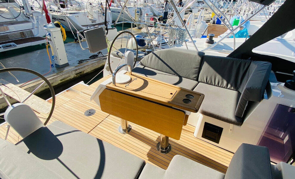 Bavaria C38 Simurg
