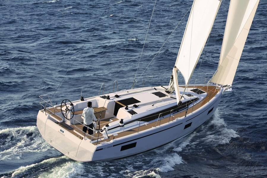 Bavaria C38 • Simea