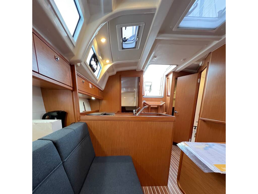Bavaria C38 Eleven