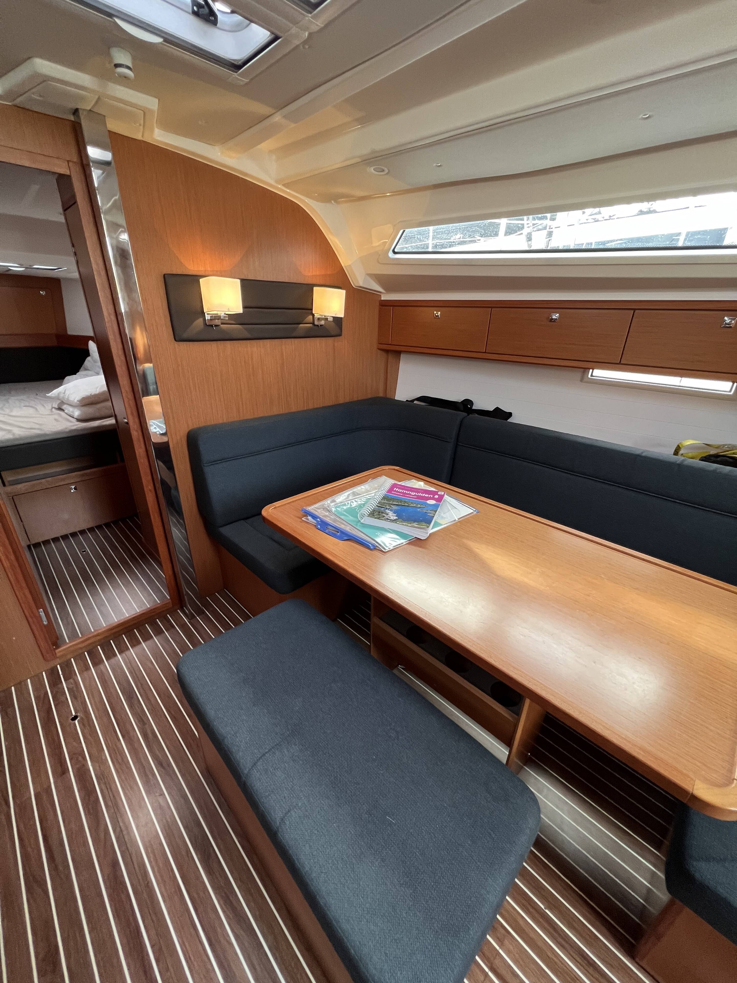 Bavaria C38 Eleven