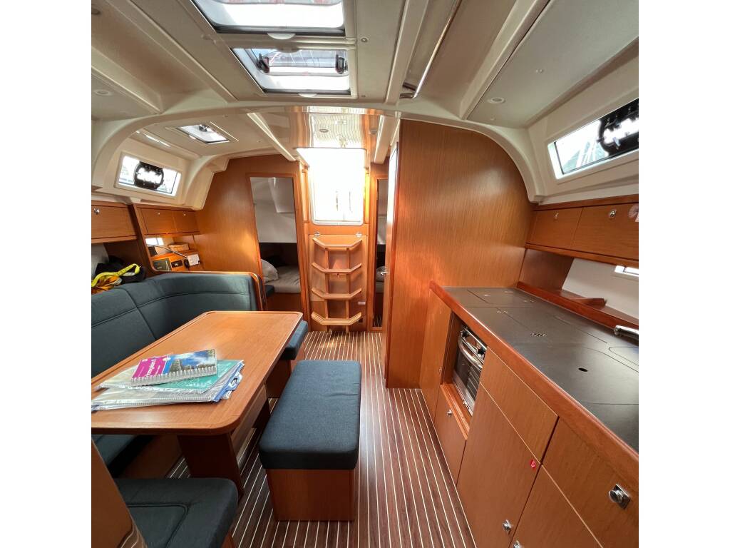 Bavaria C38 Twelve