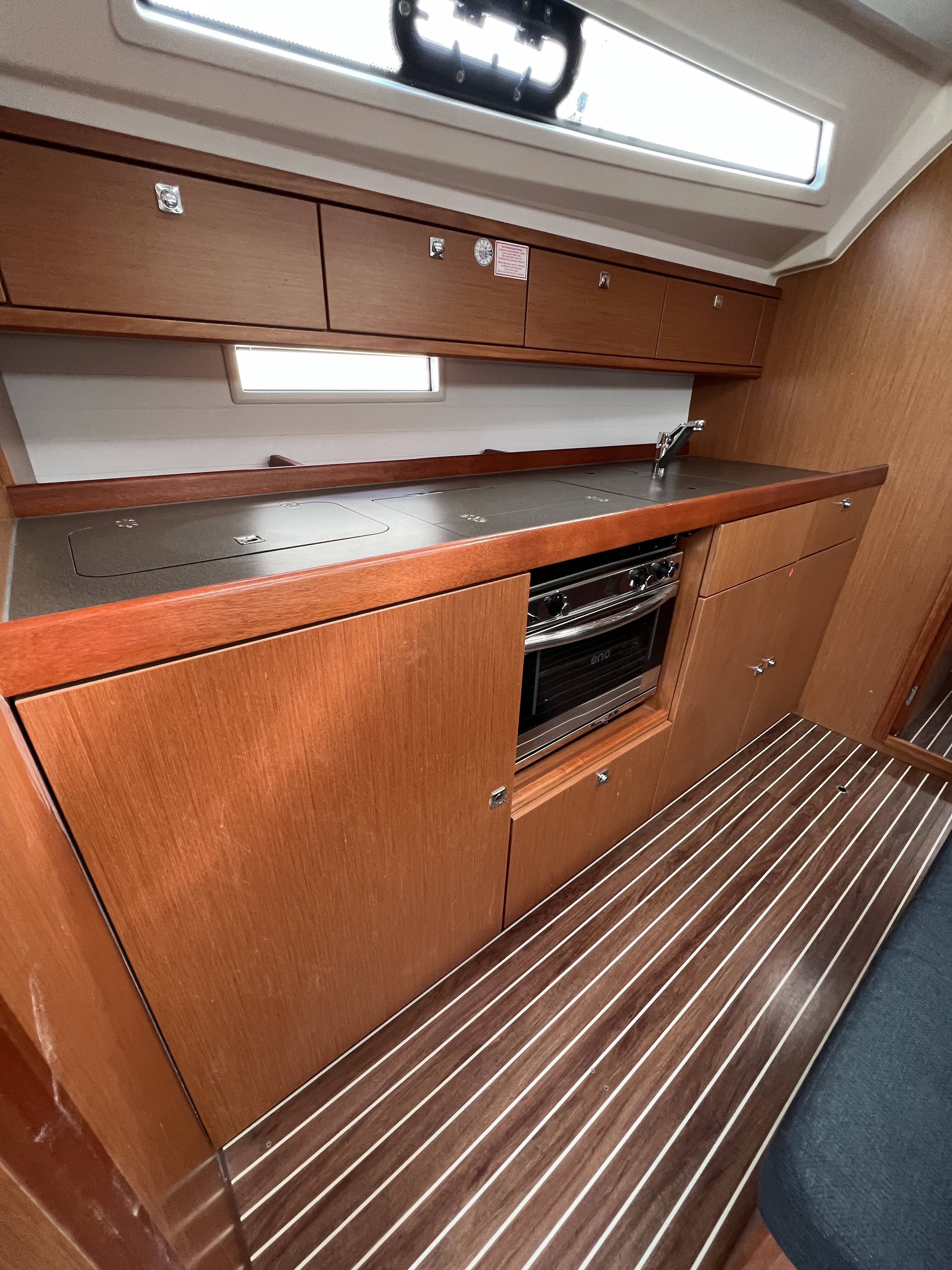 Bavaria C38 Twelve