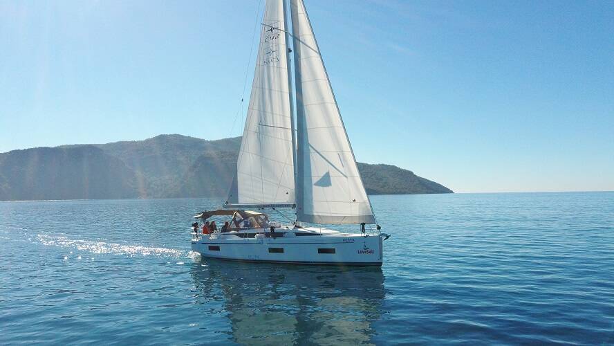 Bavaria C42 • Fiesta