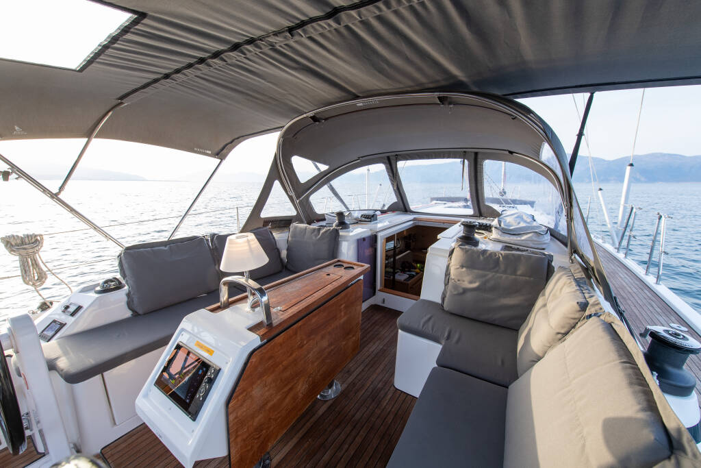 Bavaria C42 Karpouzi | A/C, Bow Thruster, Full teak deck
