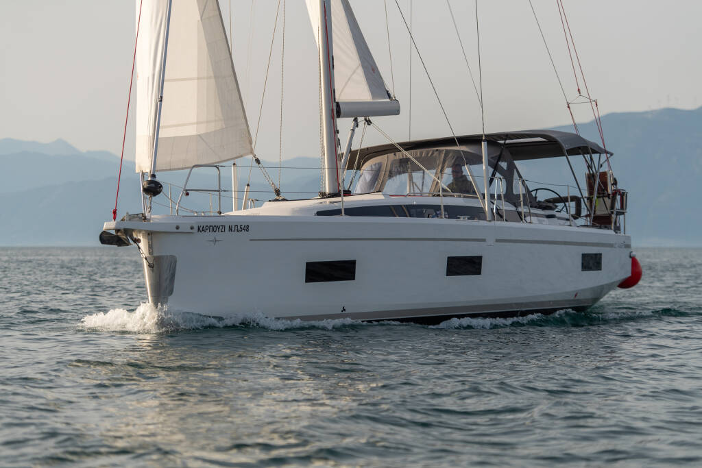 Bavaria C42 Karpouzi | A/C, Bow Thruster, Full teak deck