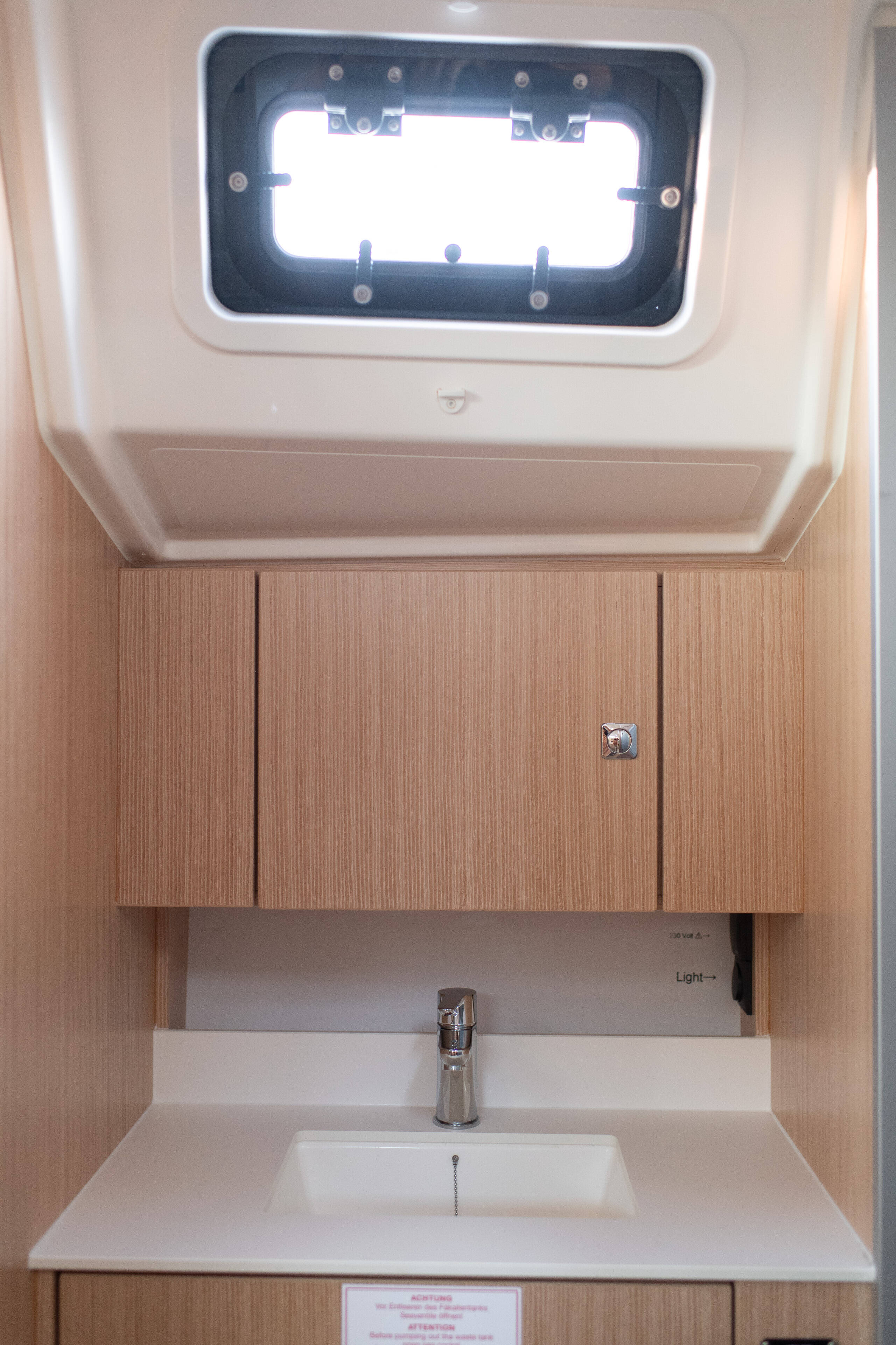 Bavaria C42 Karpouzi | A/C, Bow Thruster, Full teak deck