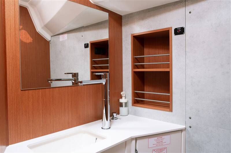 Bavaria C42 NOMAD