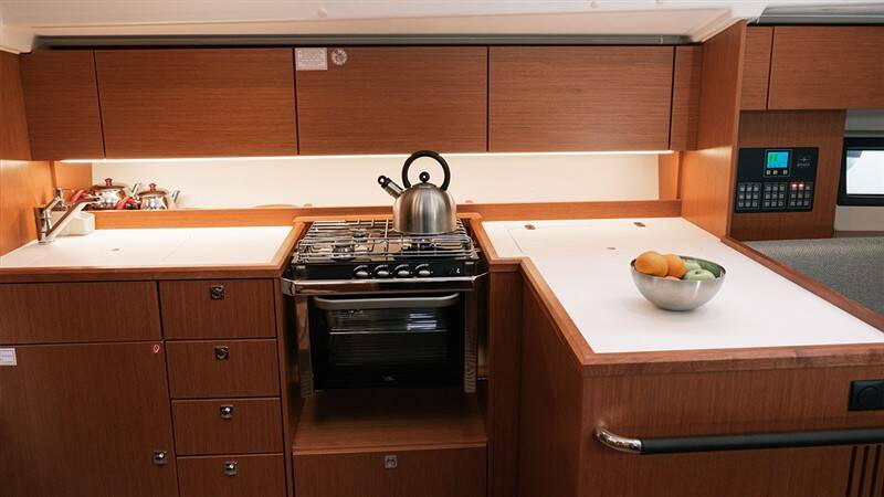 Bavaria C42 NOMAD