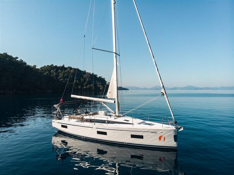 Bavaria C42 • NOMAD