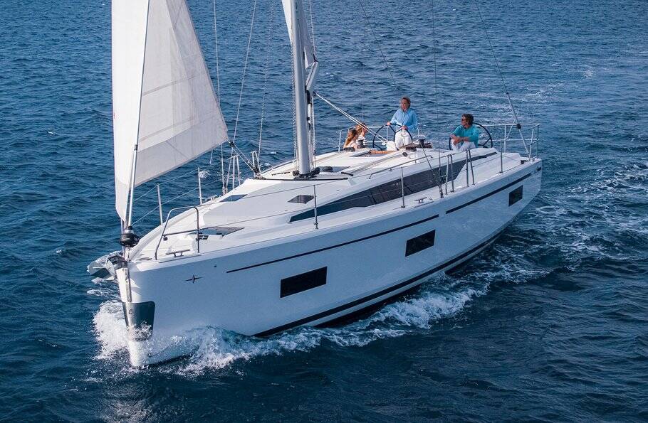 Bavaria C42 • Bella