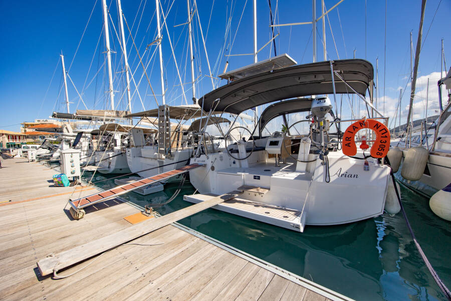 Bavaria C42 Arian