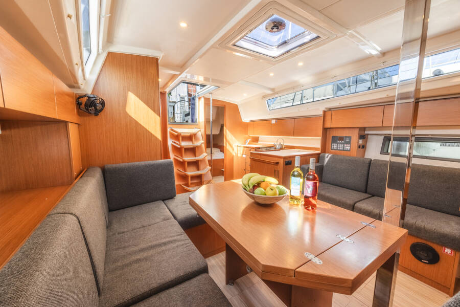 Bavaria C42 Arian