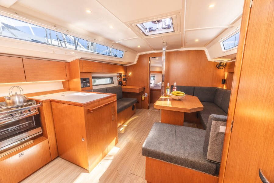Bavaria C42 Arian