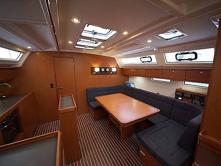 Bavaria C42 Valesia