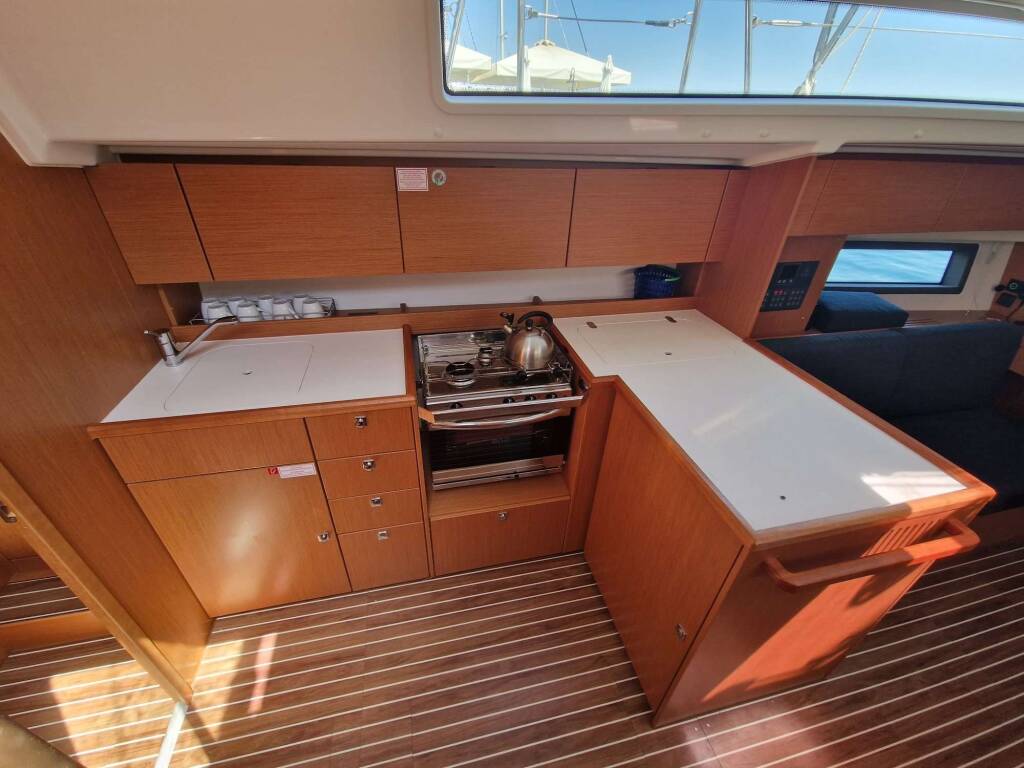 Bavaria C42 Amalia