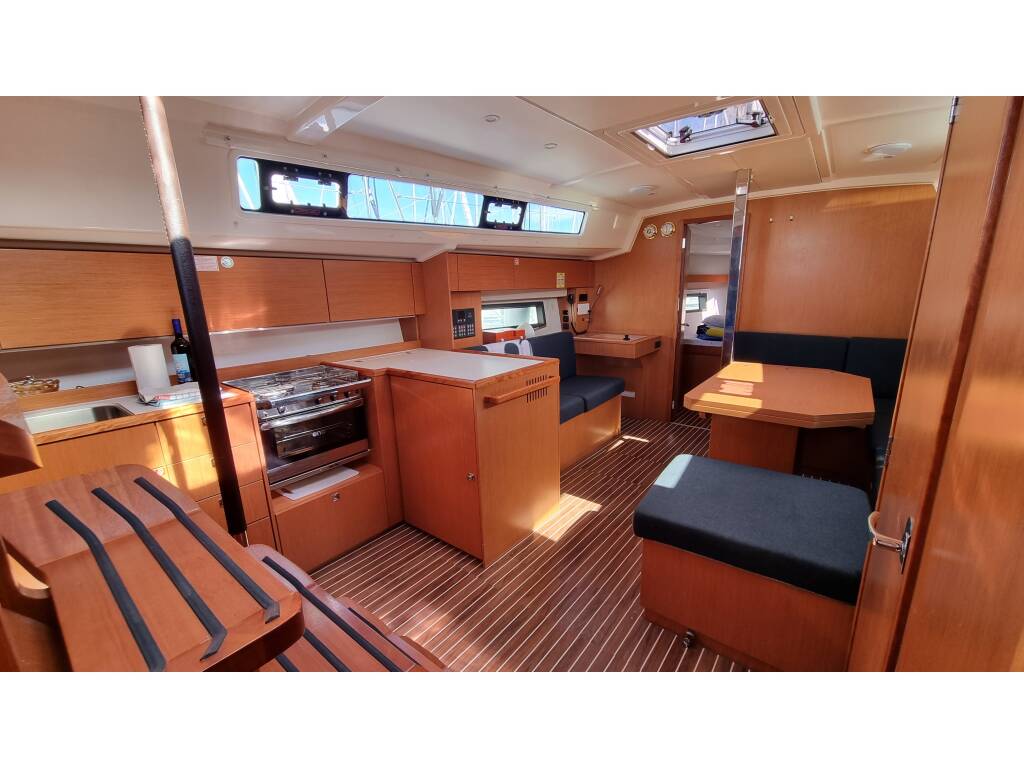 Bavaria C42 Quick Point