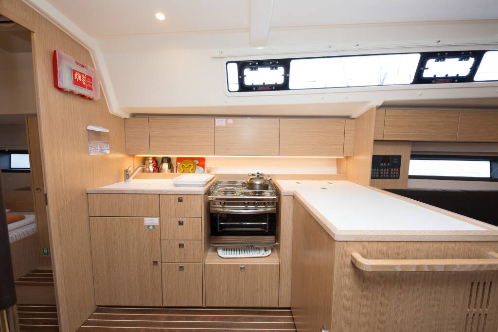 Bavaria C42 LoLim