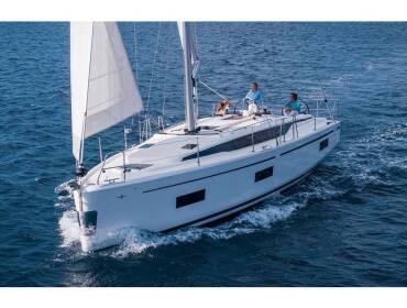 Bavaria C42 • Athos