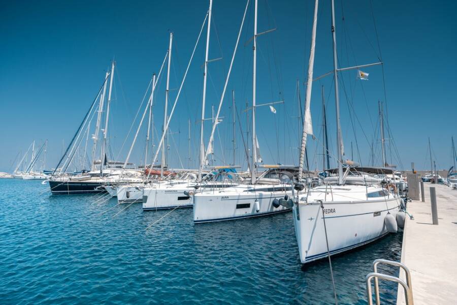 Bavaria C42 Harmonia