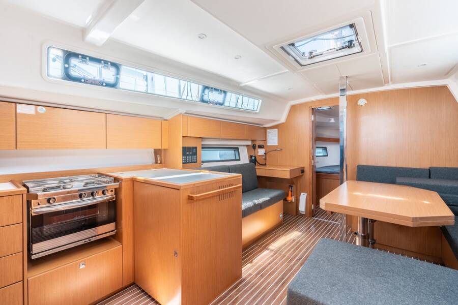 Bavaria C42 Harmonia